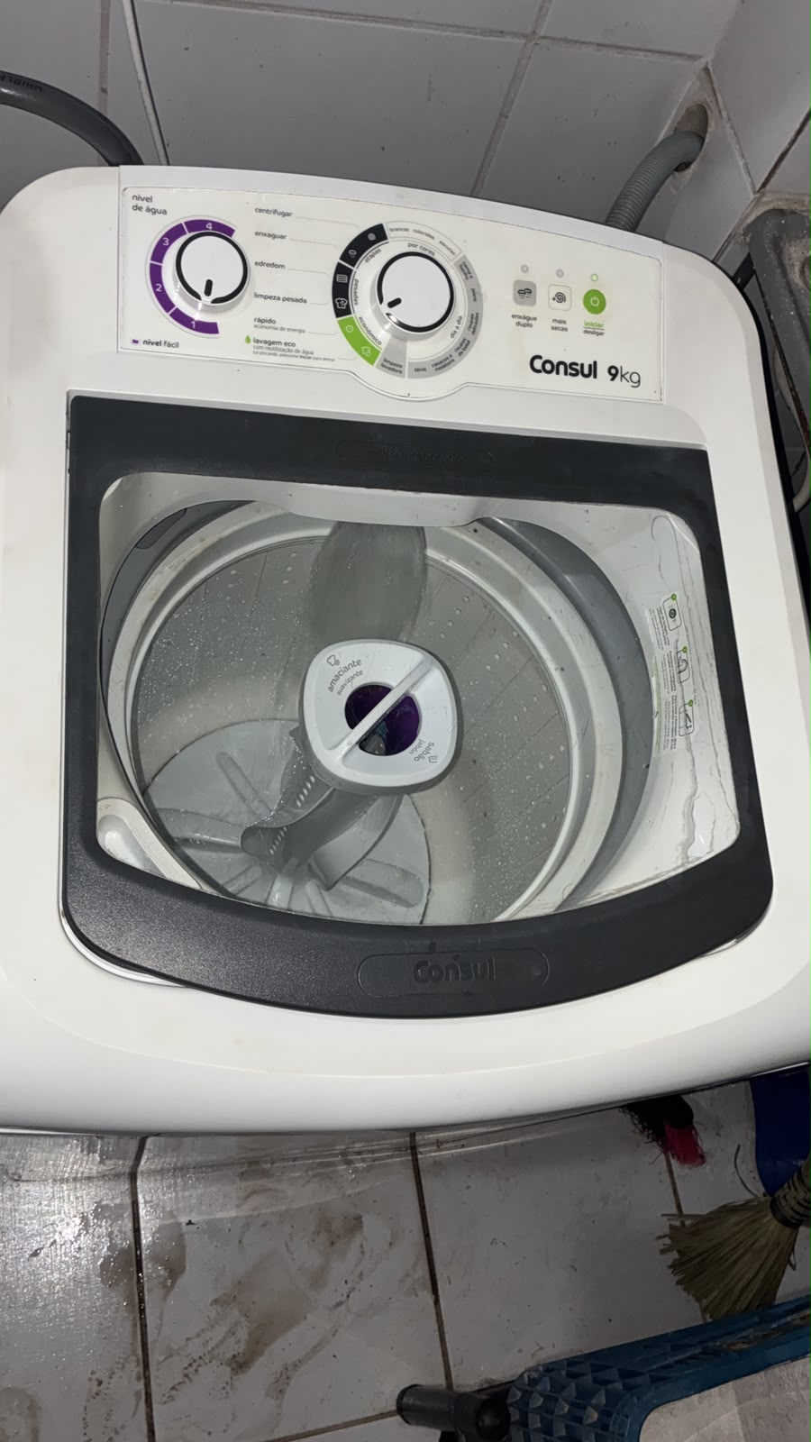 Depois da manutenção da máquina de lavar